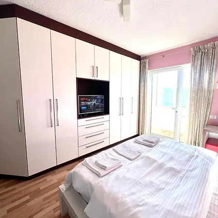 Rolling - Near Blloku Apartament Tirana